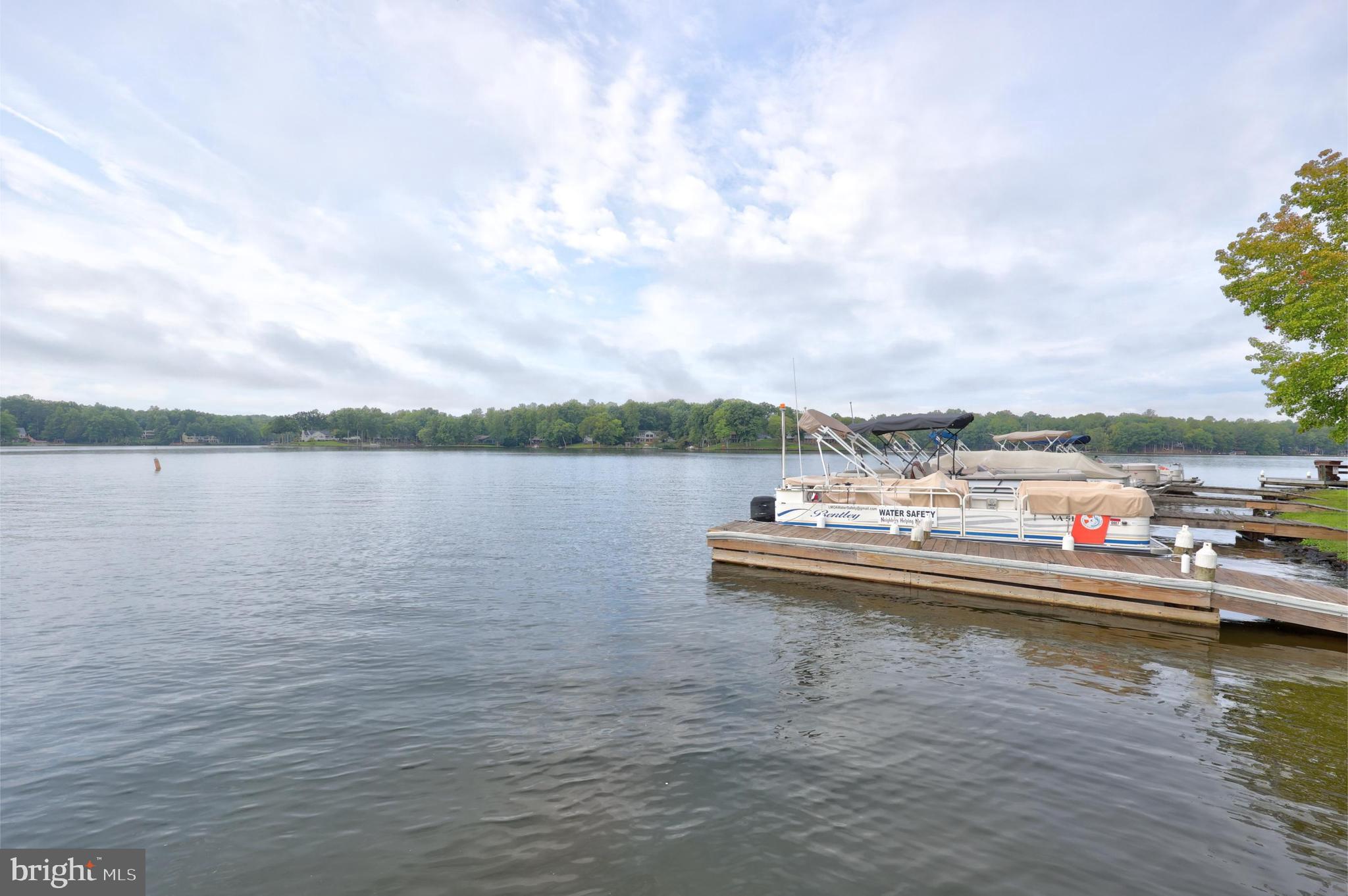 LAKE MONTICELLO - Land