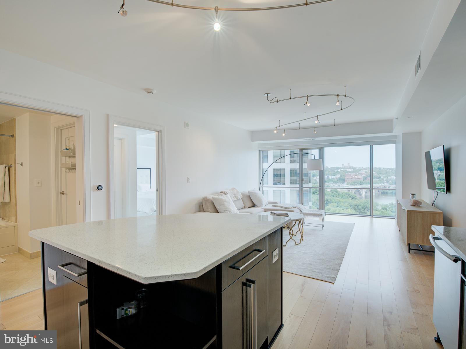 ROSSLYN - Residential