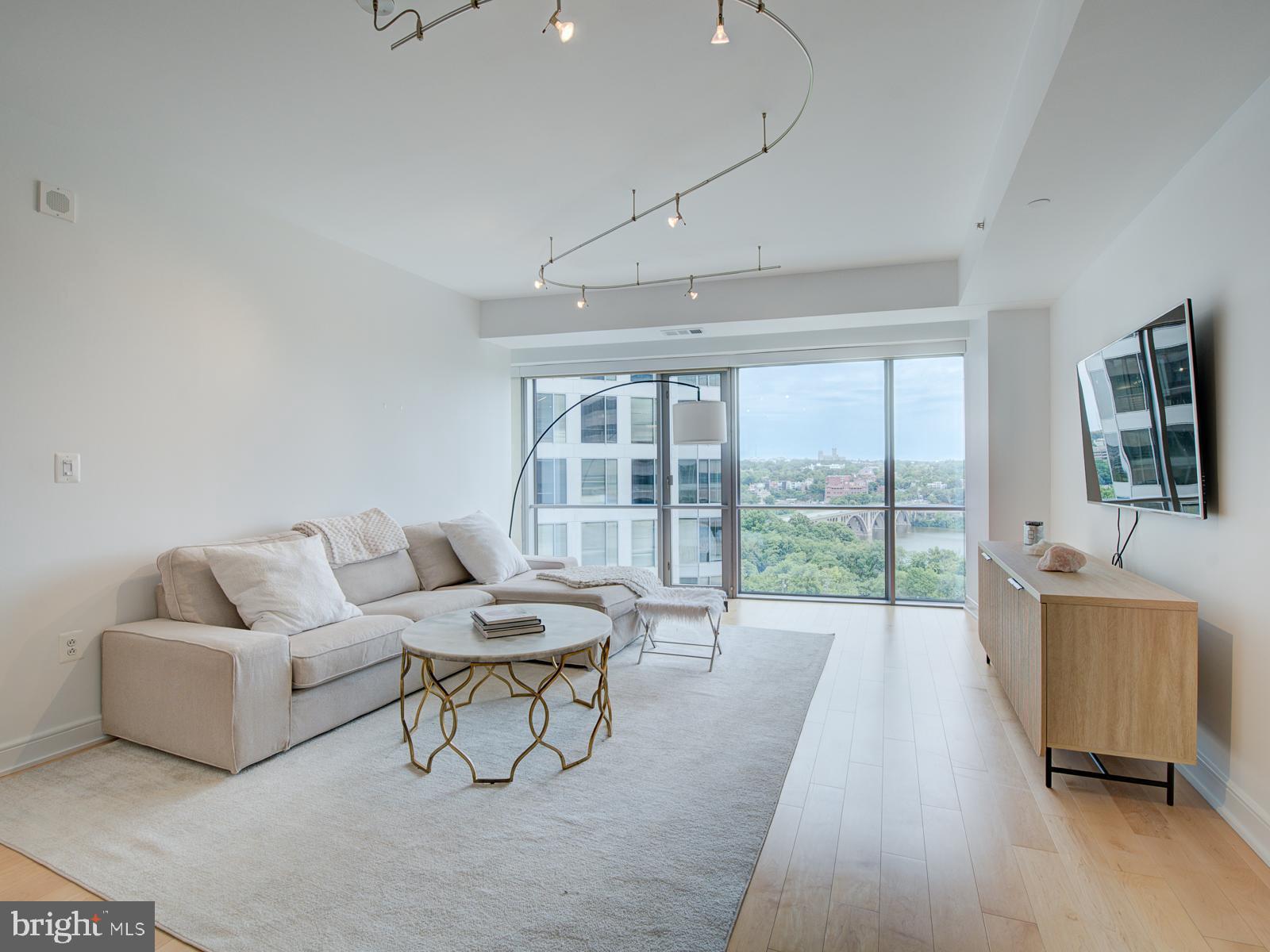 ROSSLYN - Residential