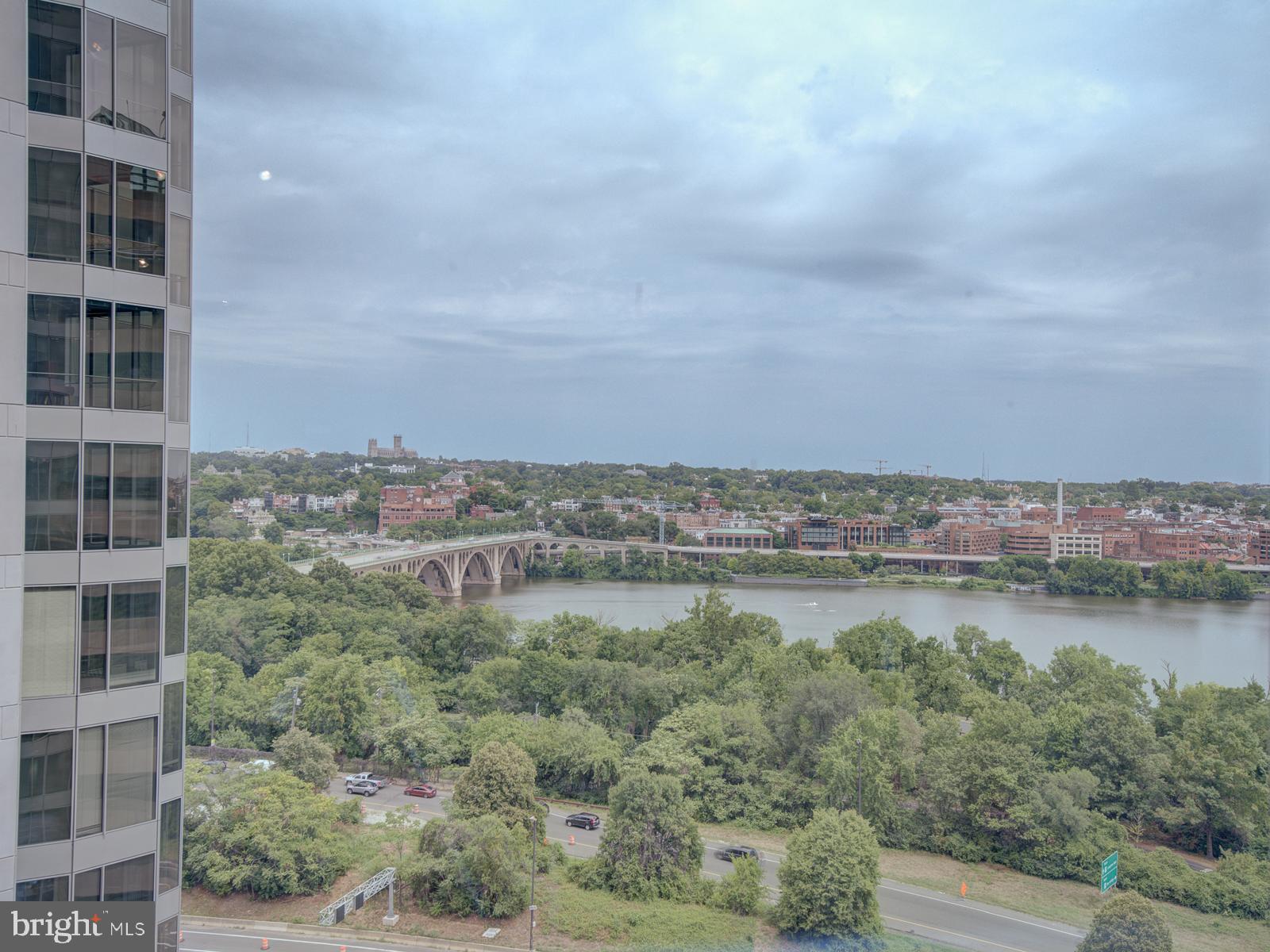 ROSSLYN - Residential