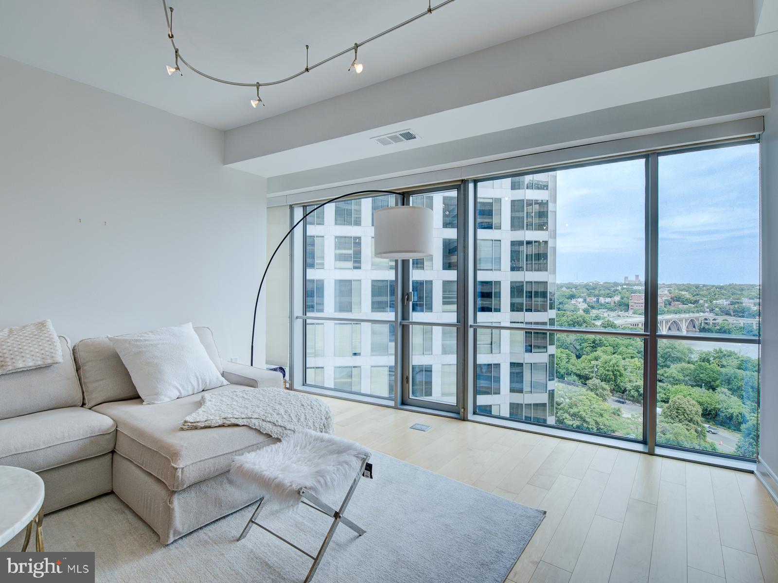 ROSSLYN - Residential