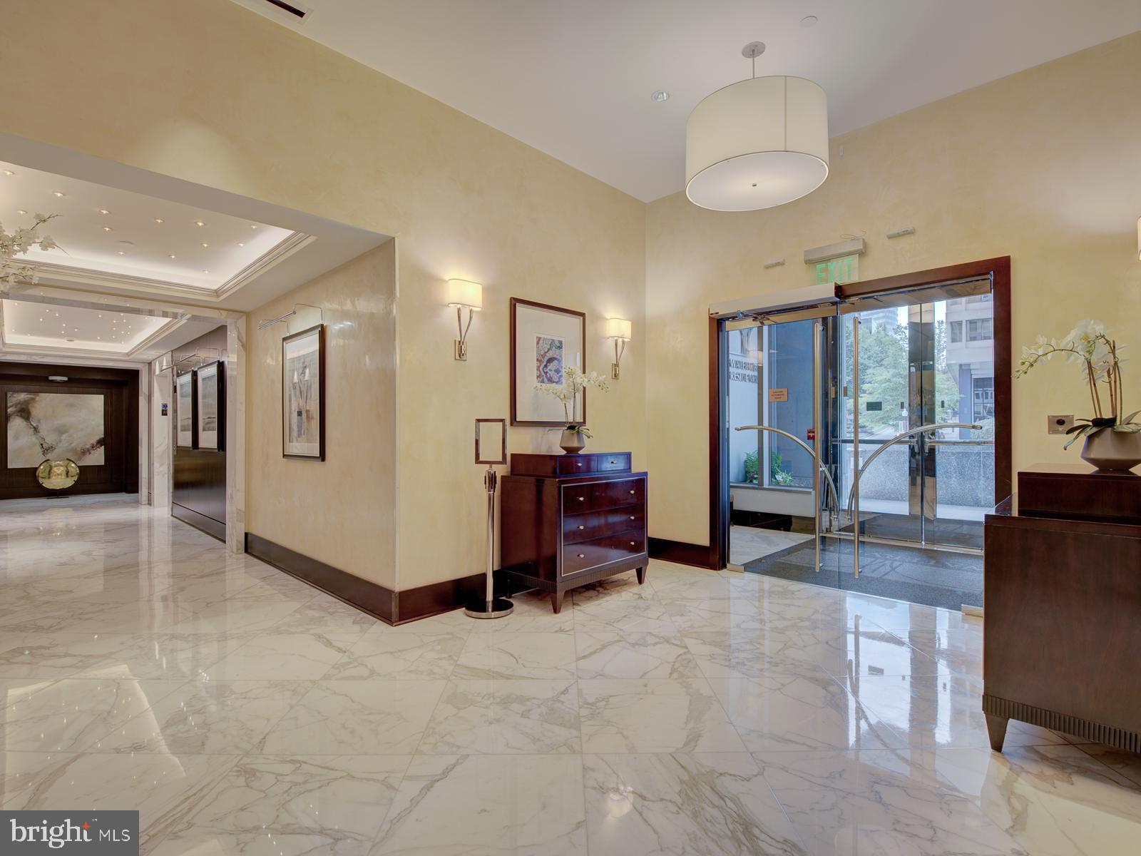 ROSSLYN - Residential