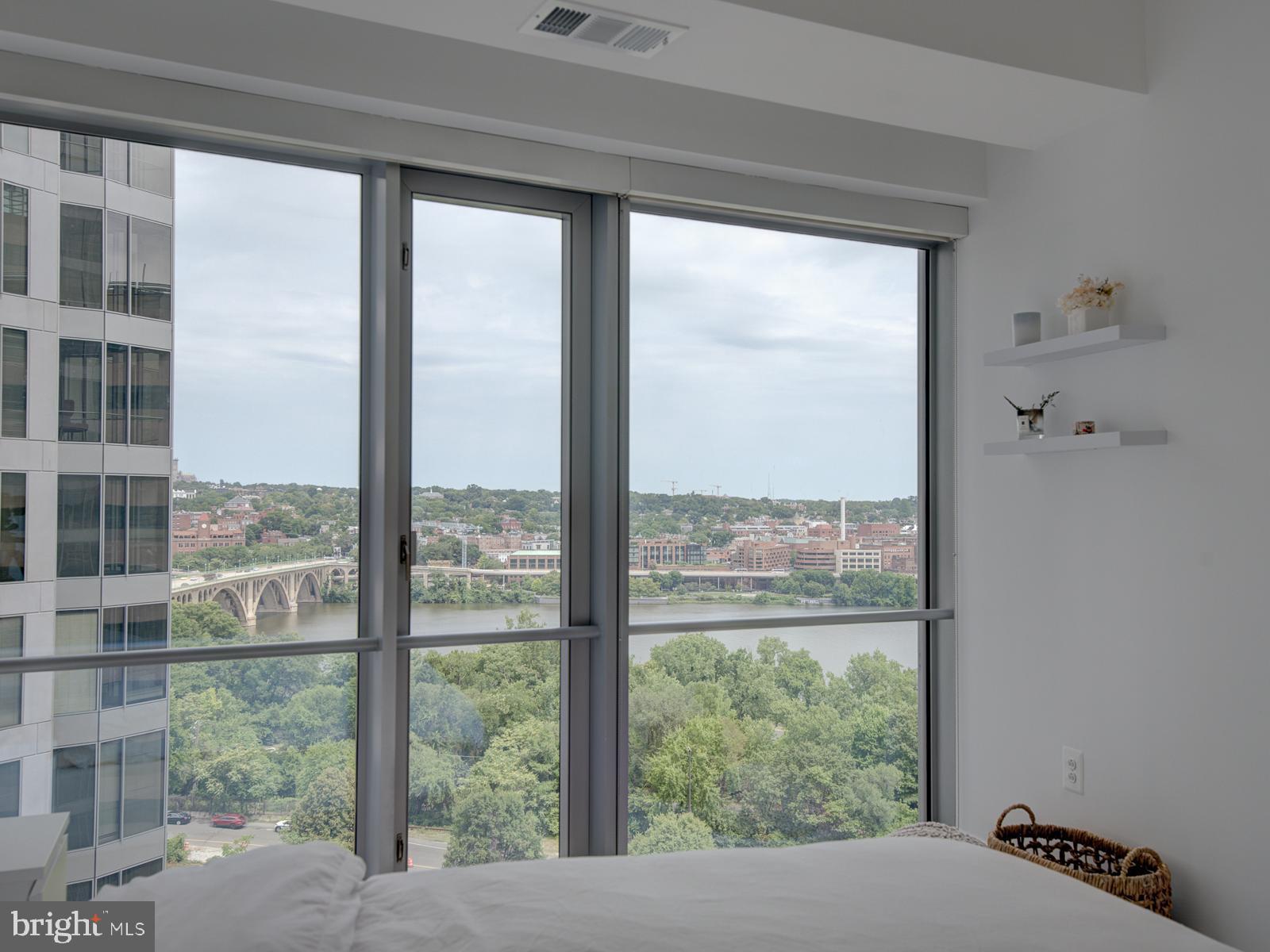 1111 N 19 STREET N 1509