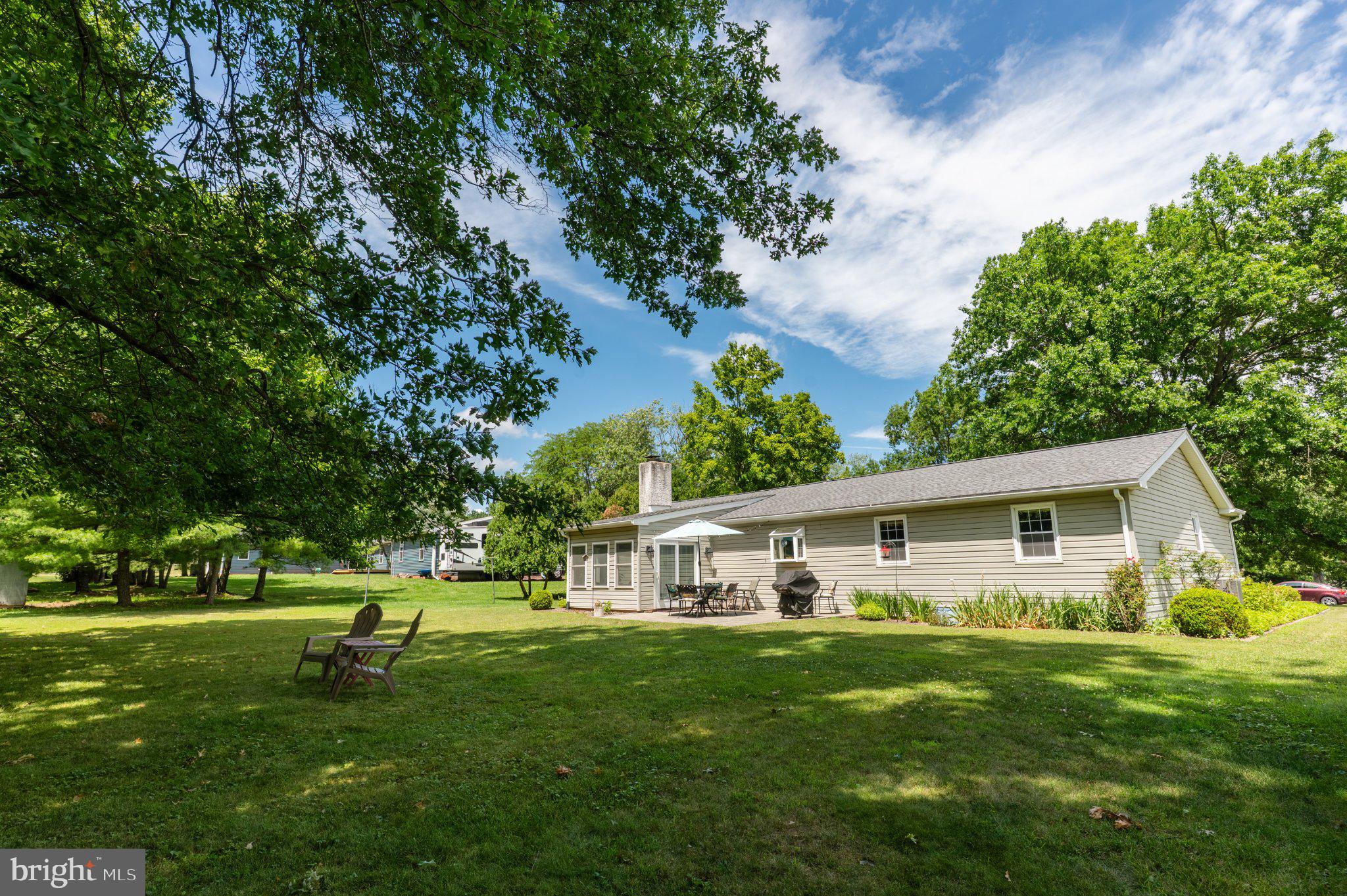 1507 TENNIS CIRCLE