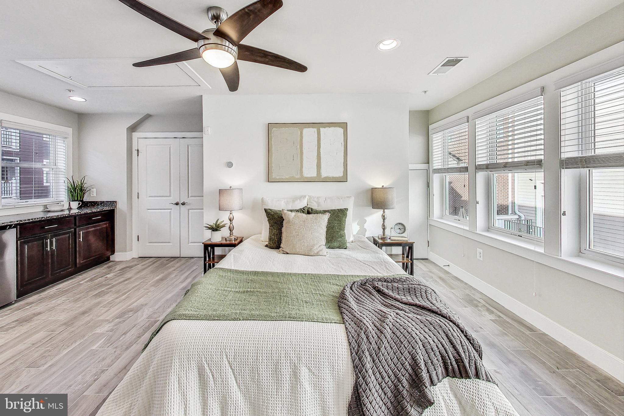 POTOMAC  YARDS - Residential