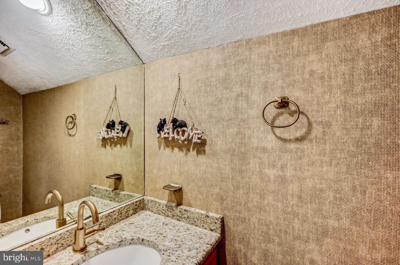 SNOW RIDGE VILLAGE - Residential