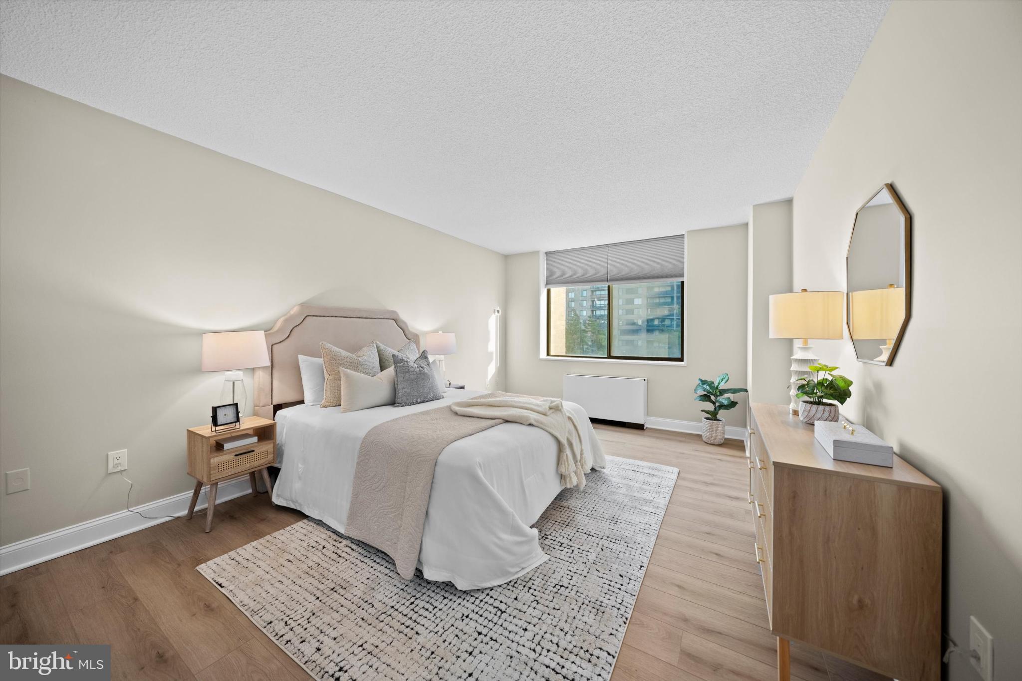 SKYLINE PLAZA - Residential