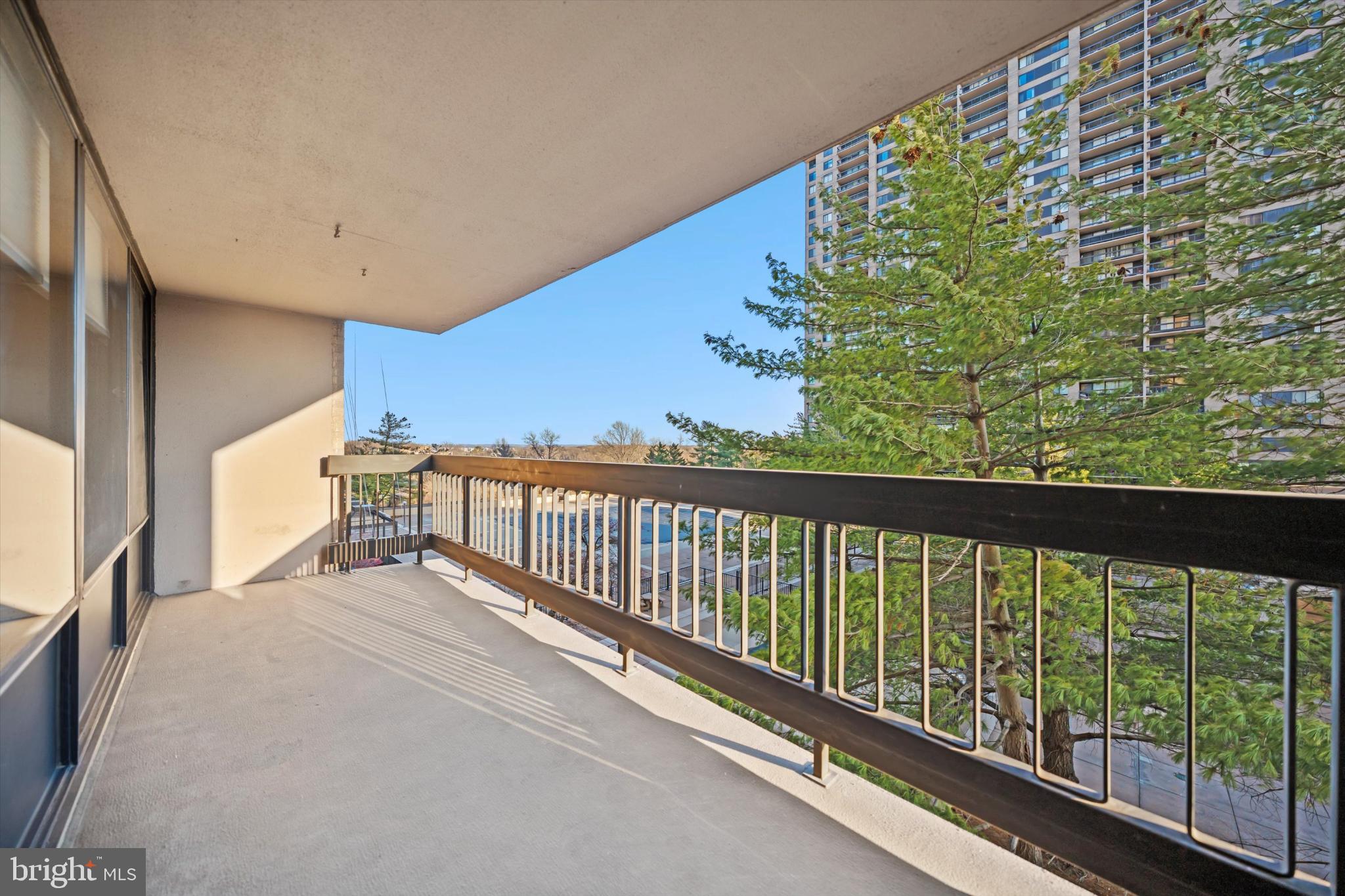 SKYLINE PLAZA - Residential