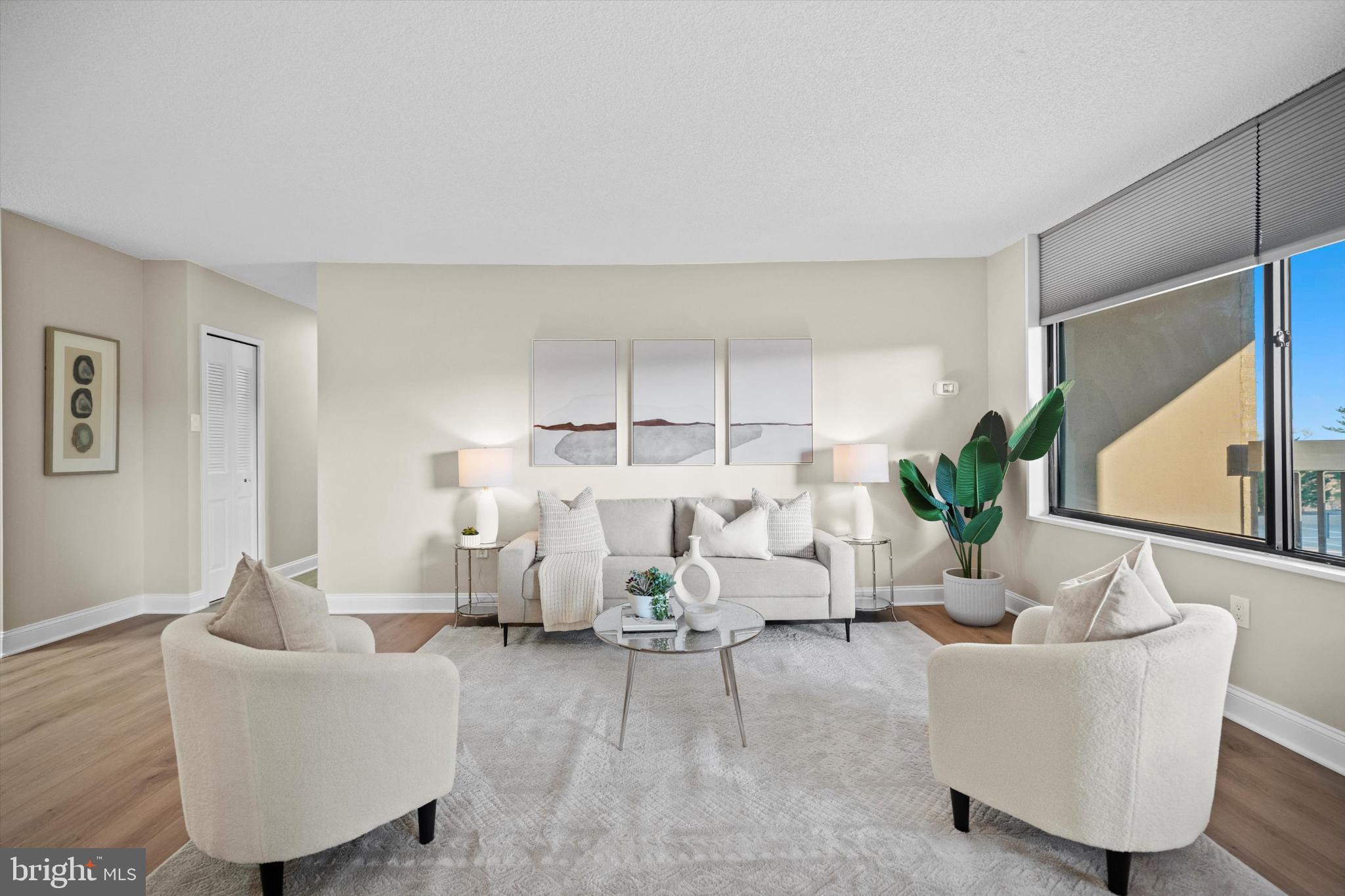 SKYLINE PLAZA - Residential