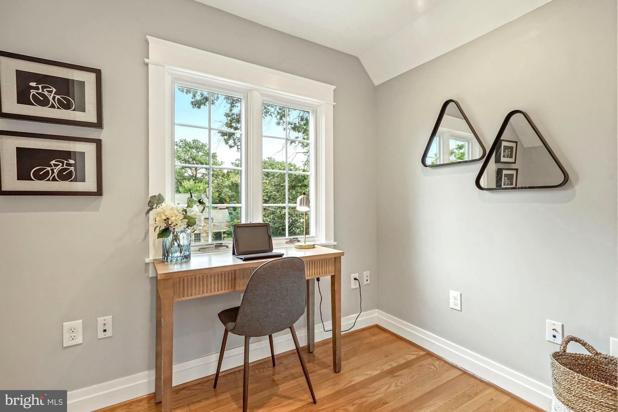 COLLEGE PARK - Residential