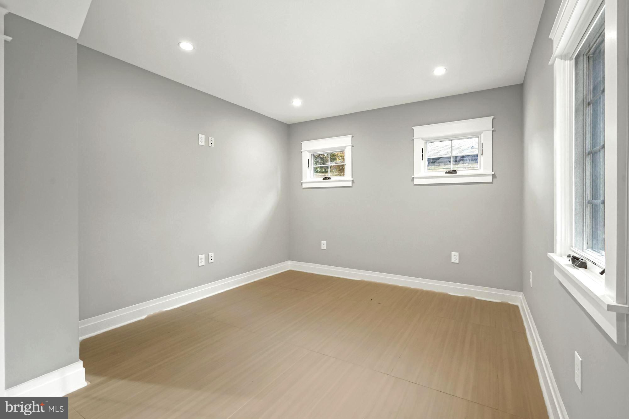 COLLEGE PARK - Residential