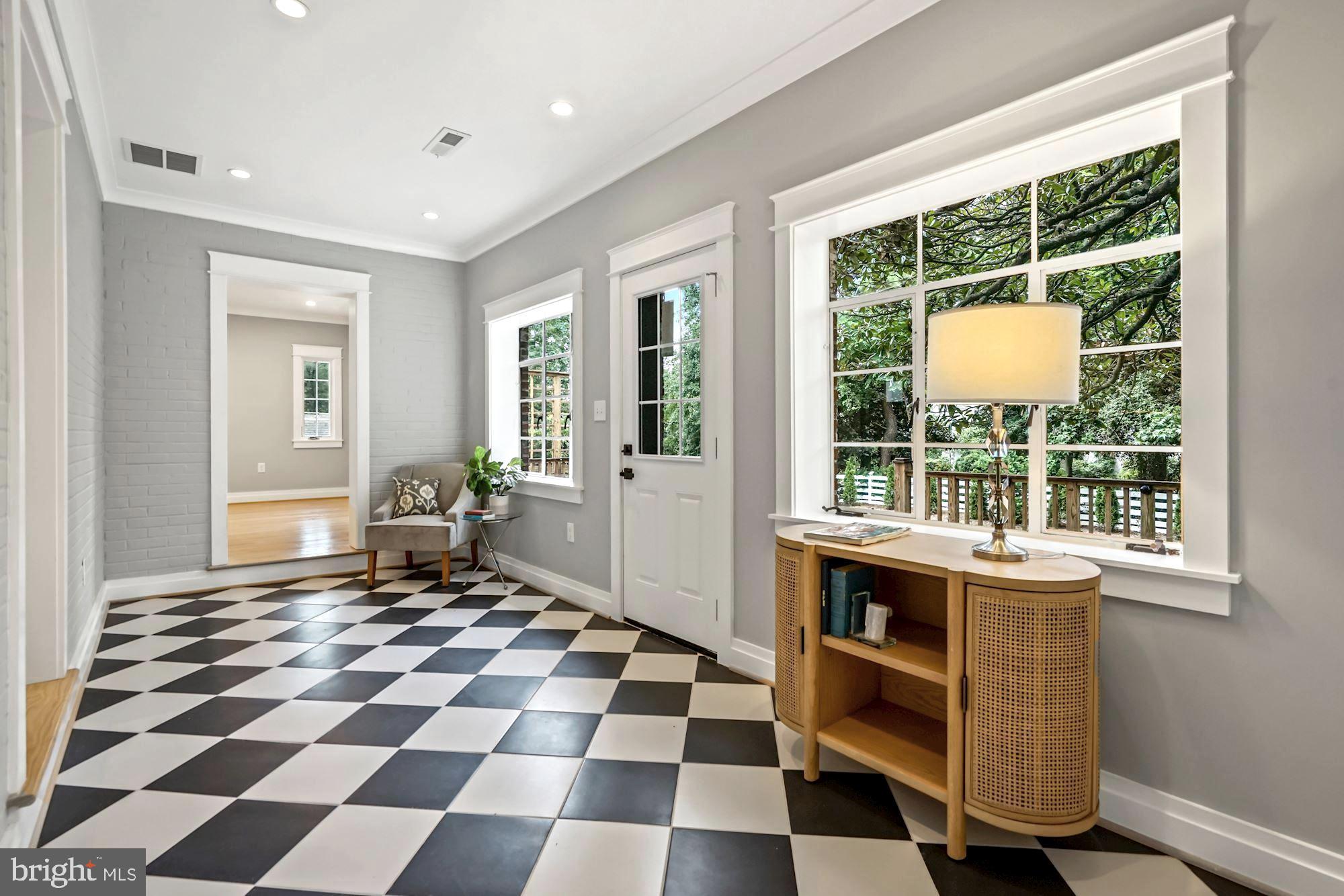 COLLEGE PARK - Residential