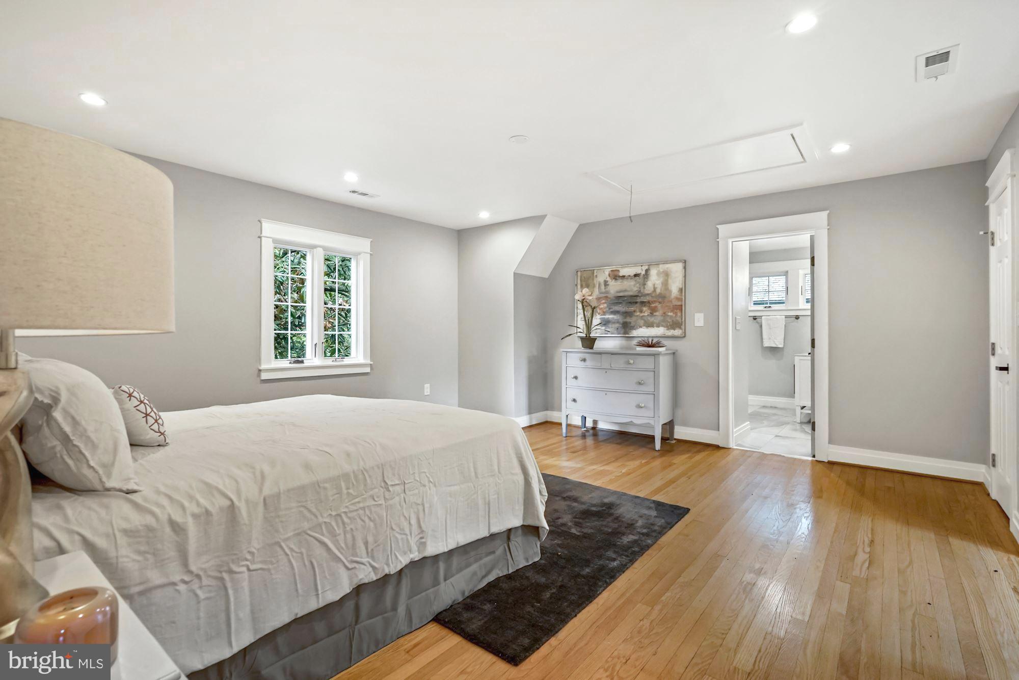 COLLEGE PARK - Residential