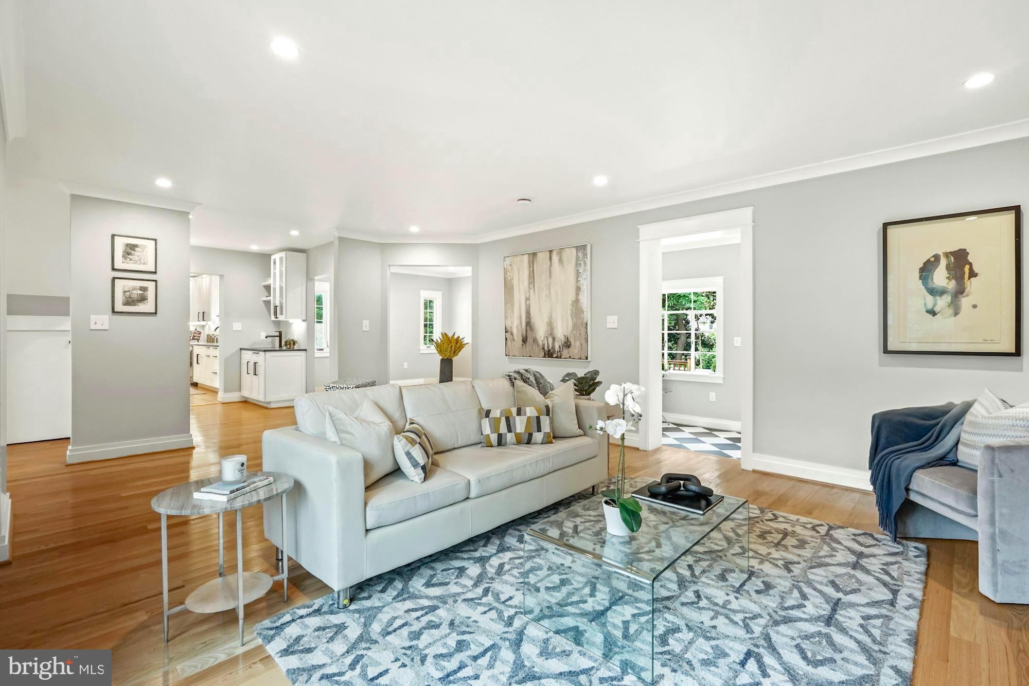 COLLEGE PARK - Residential