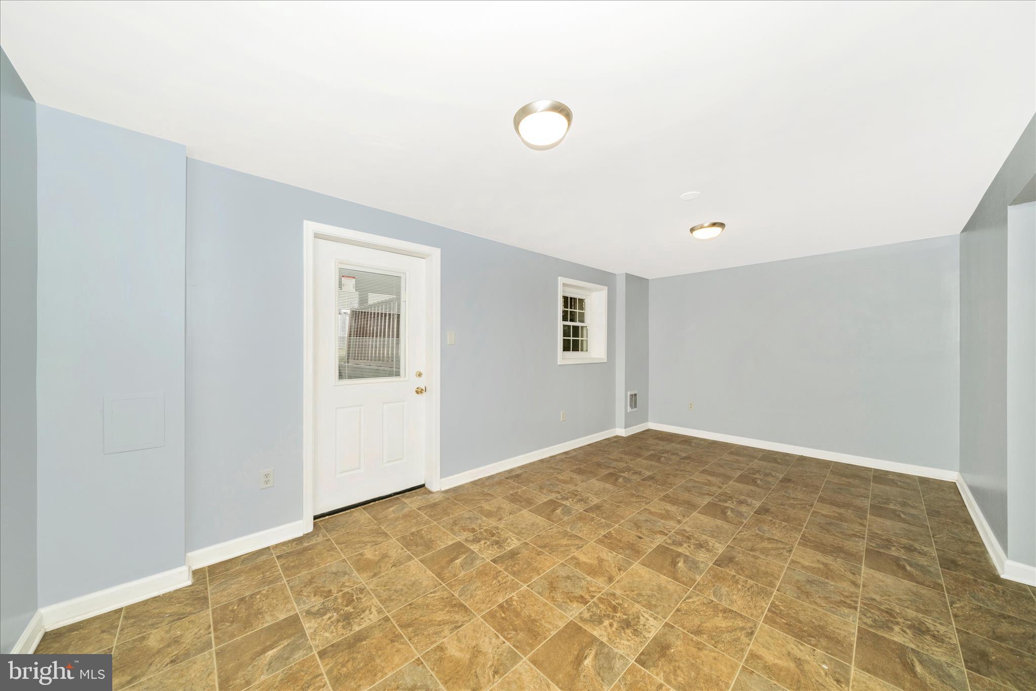 WATERSIDE - Residential