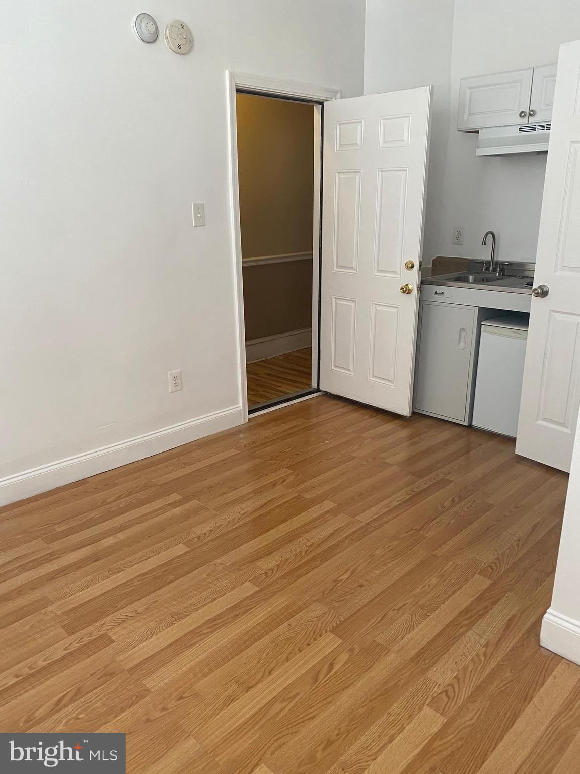 HAWTHORNE - Residential Lease