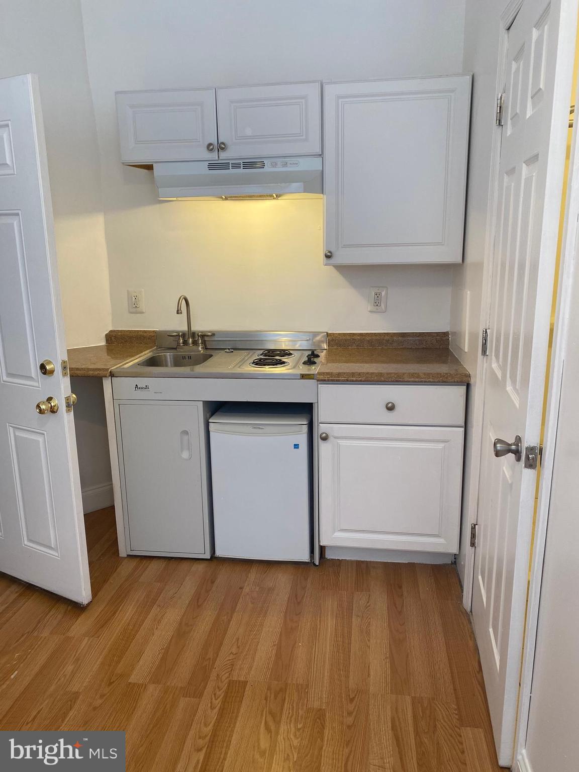 HAWTHORNE - Residential Lease