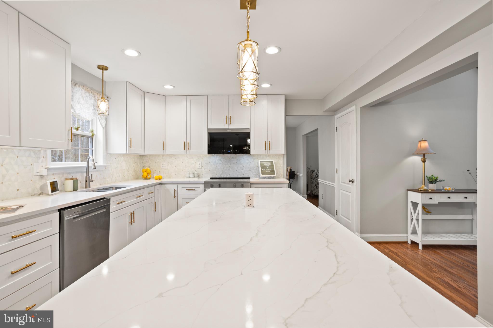 VICTORIA STATION - Residential