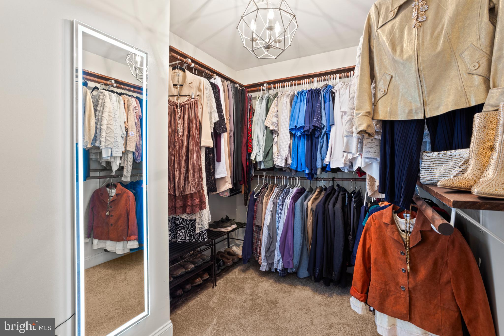 VICTORIA STATION - Residential