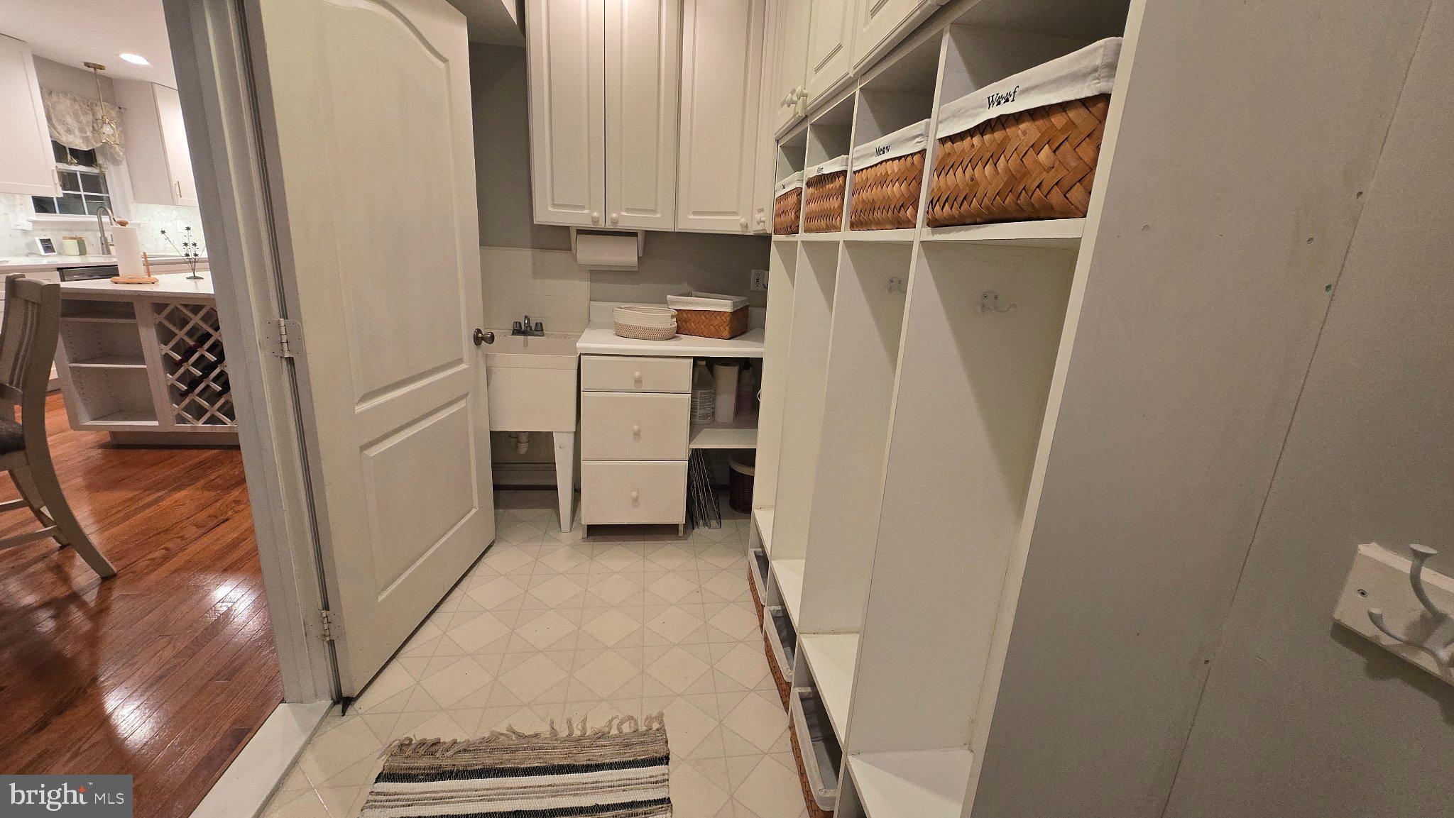 VICTORIA STATION - Residential