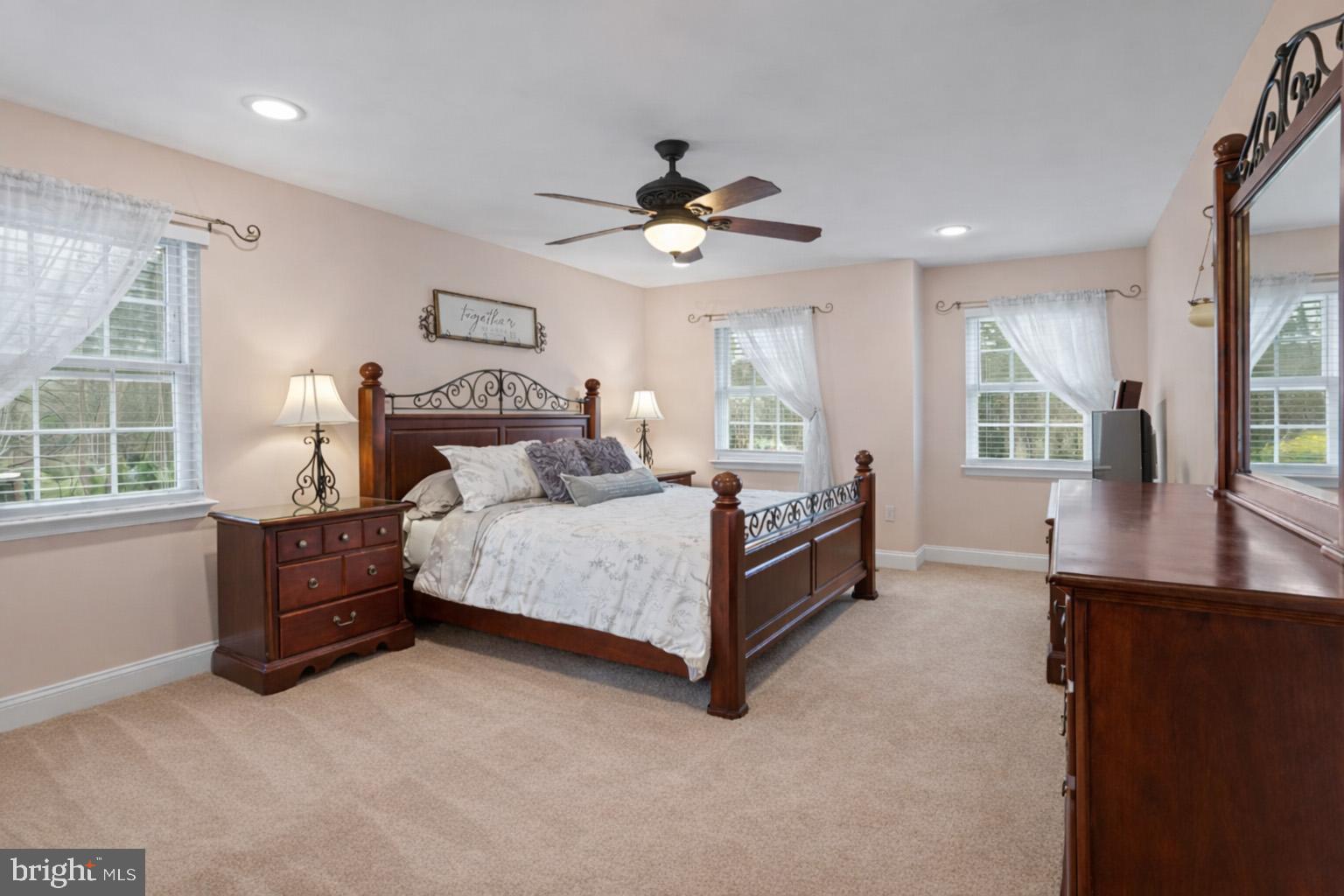 VICTORIA STATION - Residential