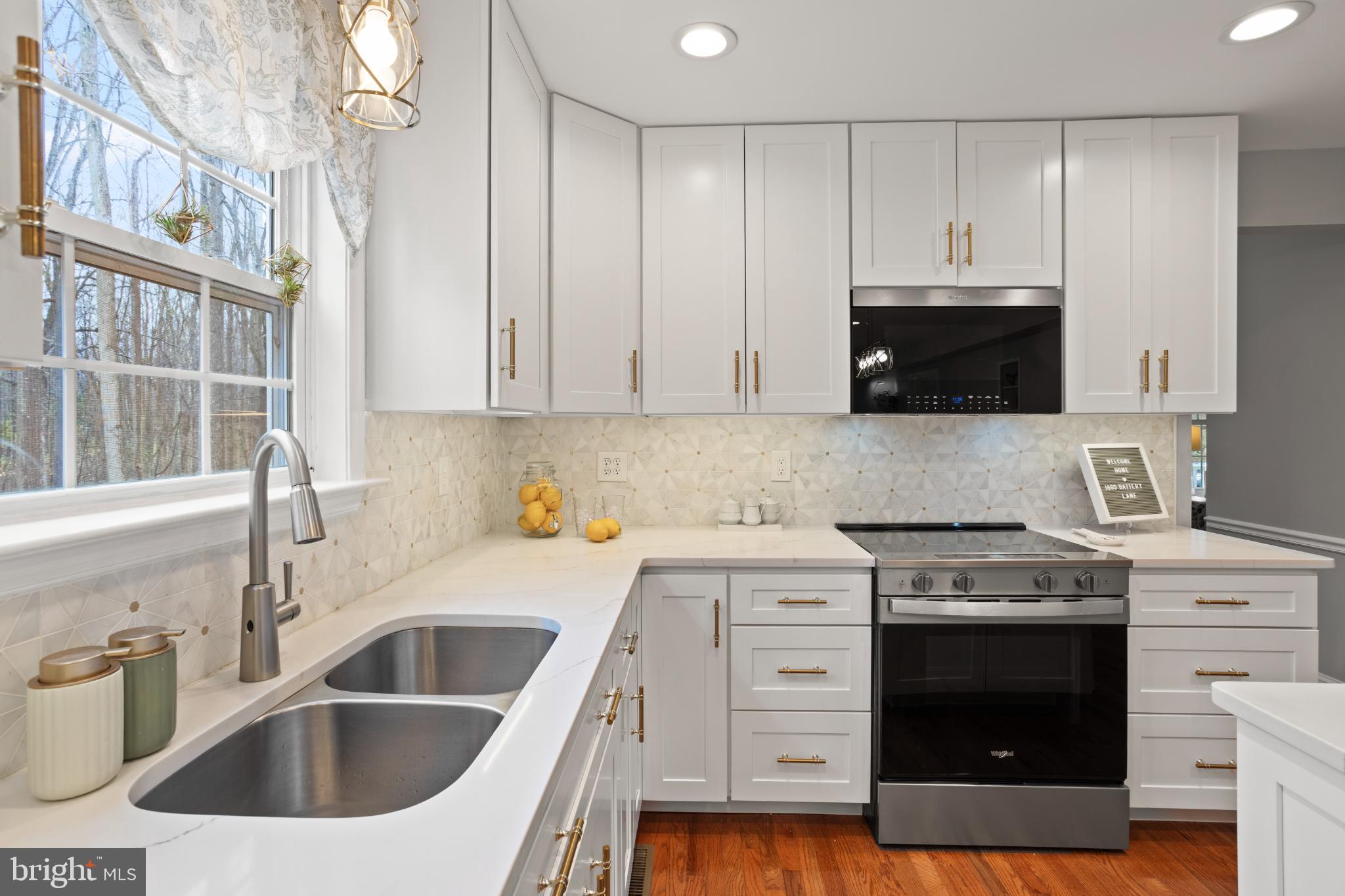 VICTORIA STATION - Residential