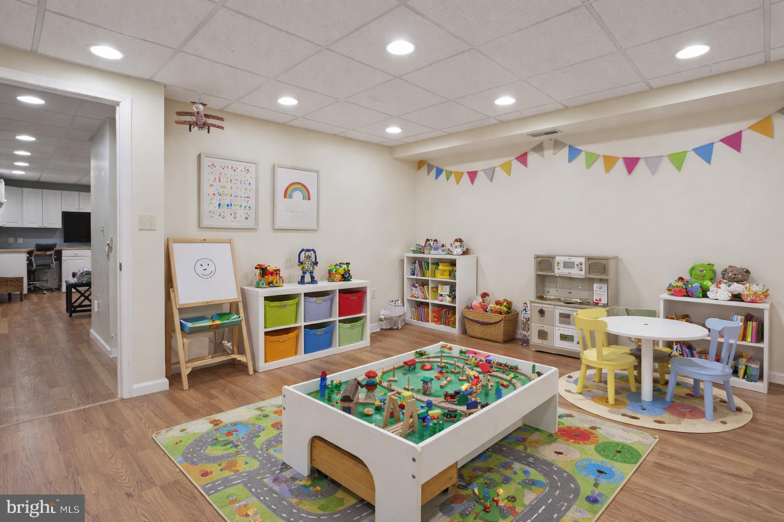 VICTORIA STATION - Residential