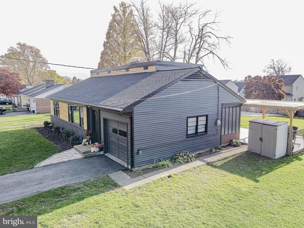 Photo of 130 City Mill Road, Lancaster, PA 17602 (MLS # PALA2043546)