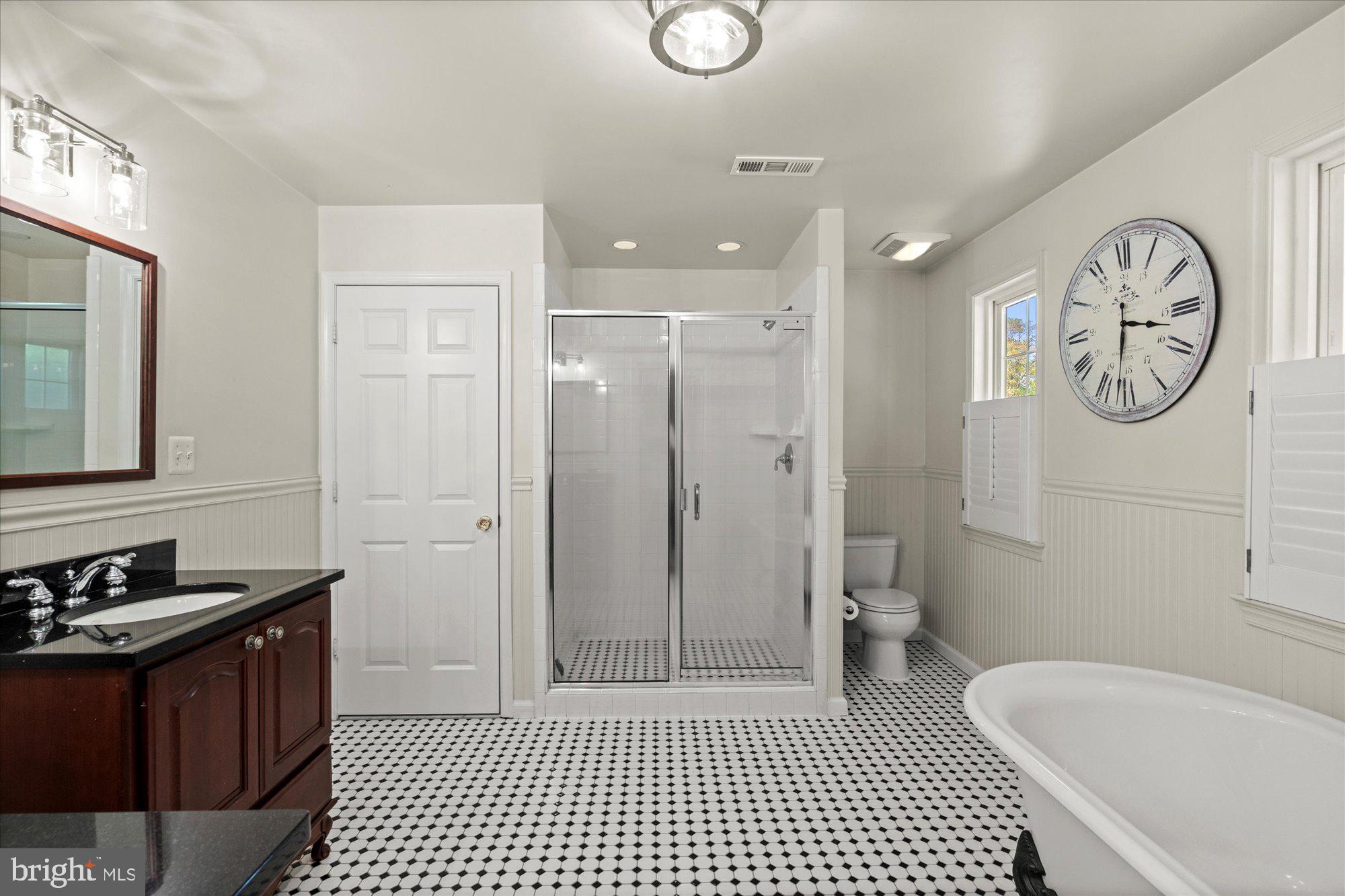 WAYNEWOOD - Residential