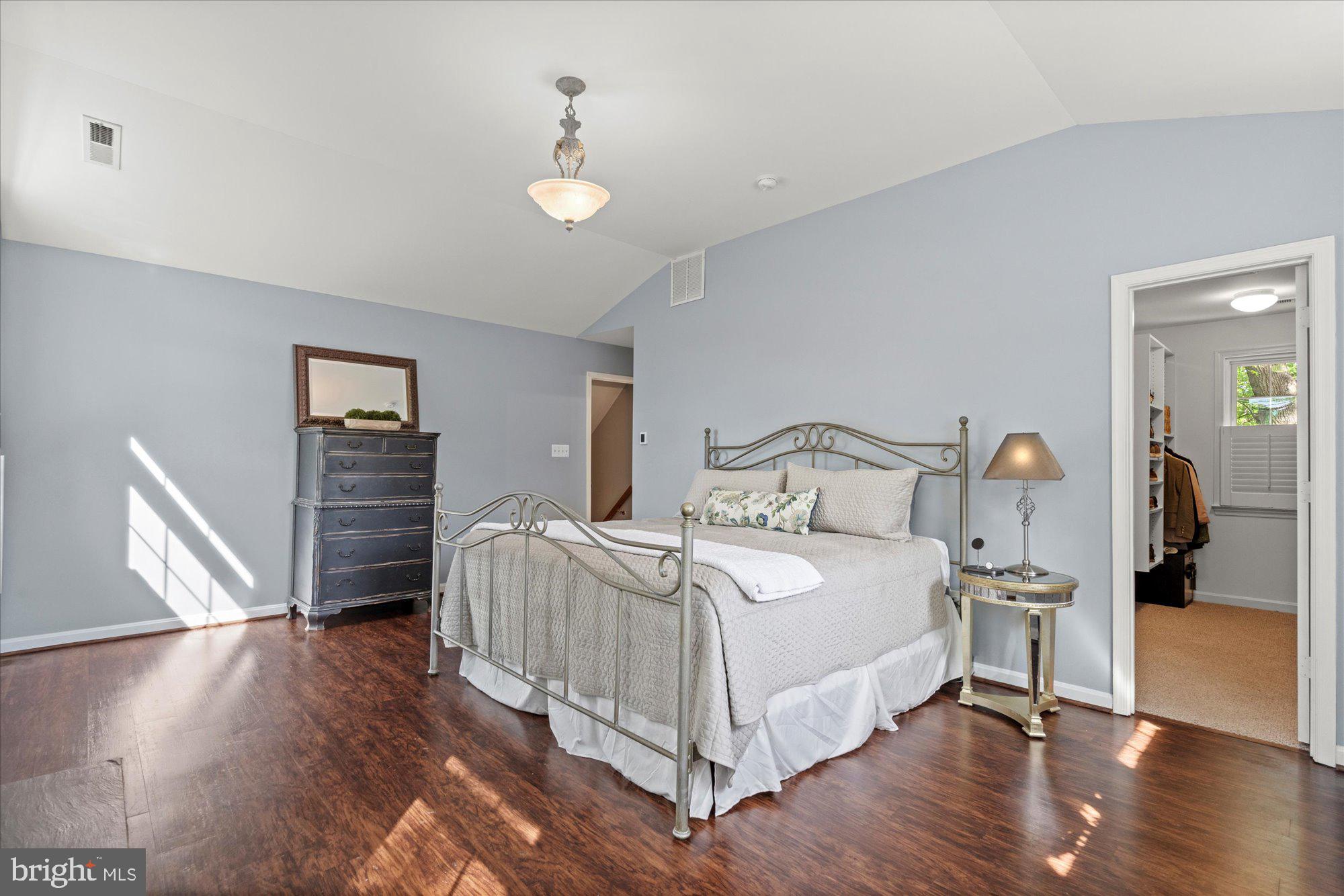 WAYNEWOOD - Residential