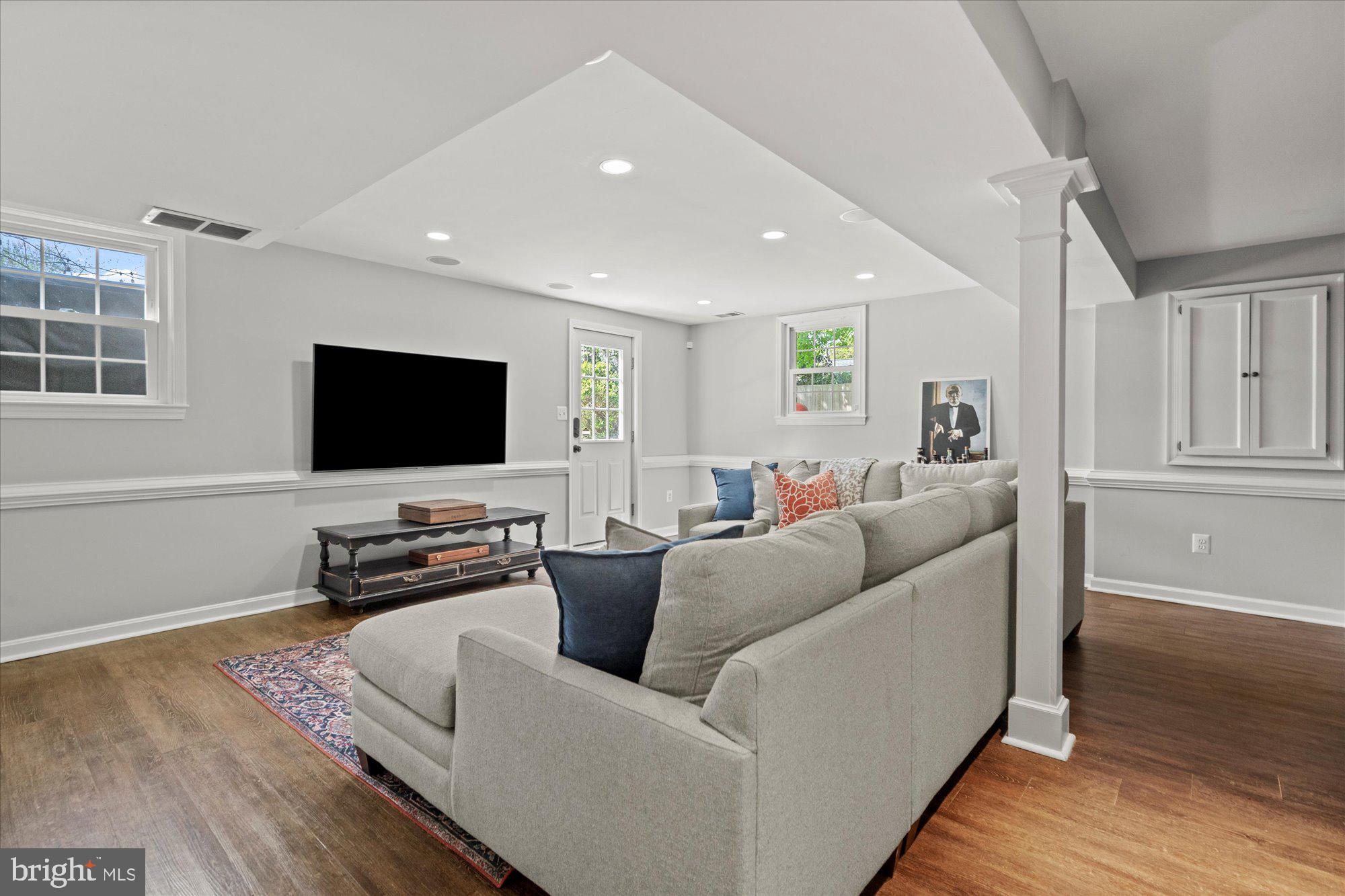 WAYNEWOOD - Residential