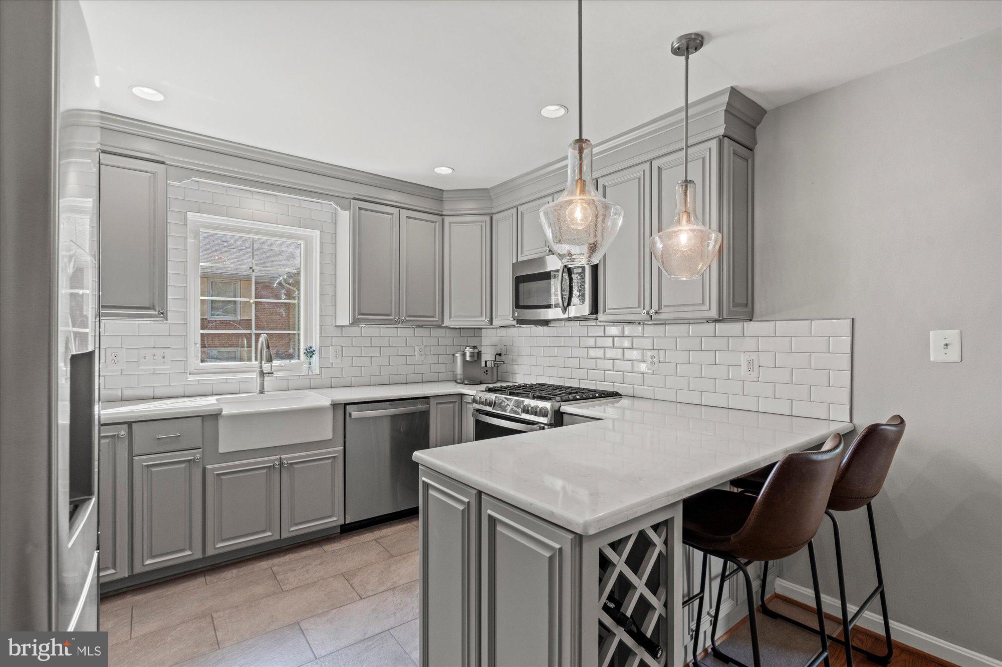 WAYNEWOOD - Residential