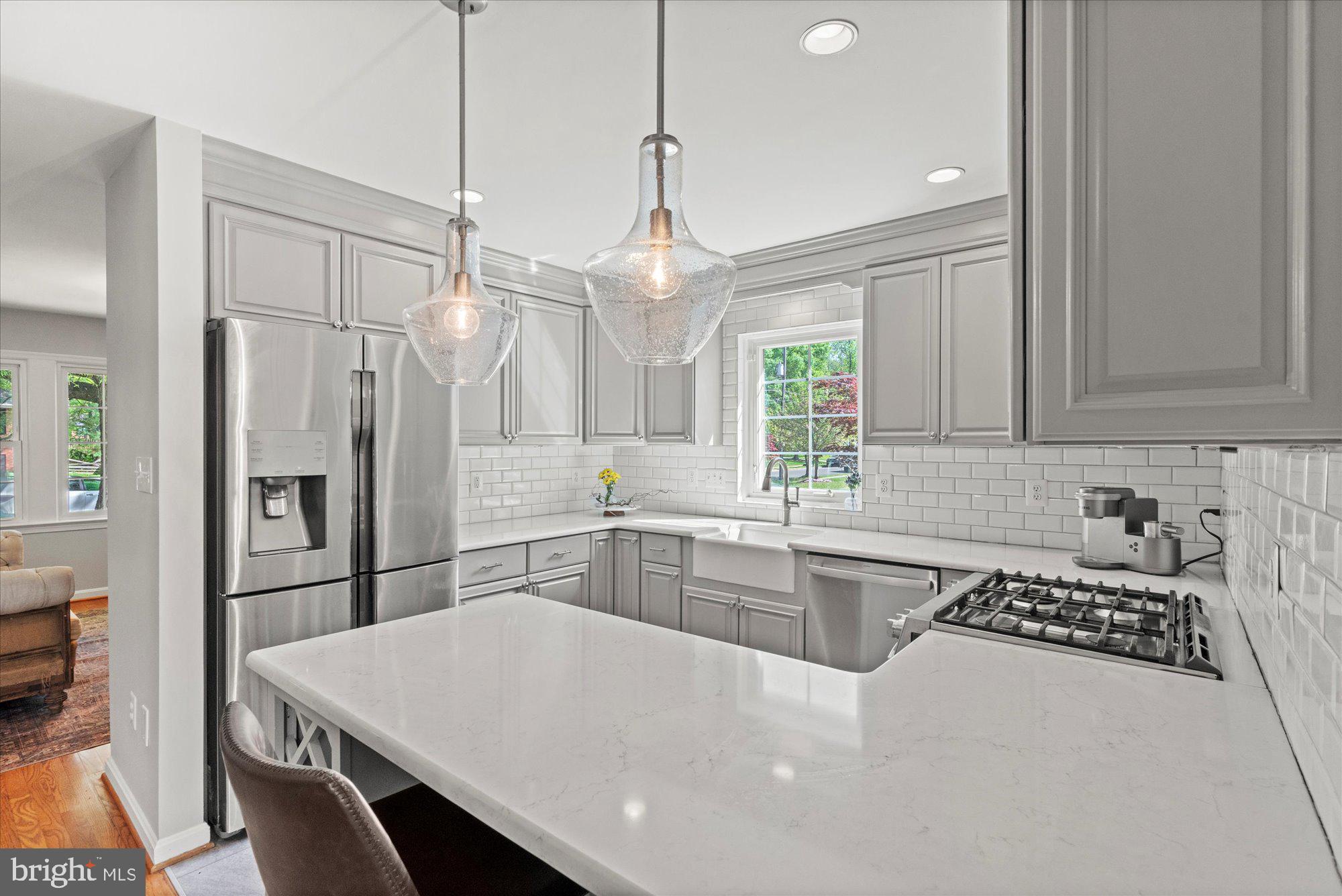 WAYNEWOOD - Residential