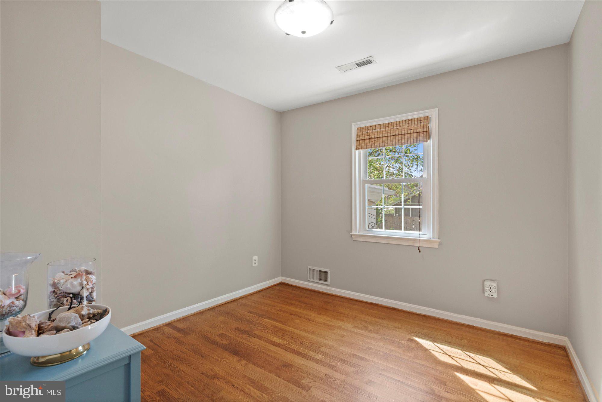 WAYNEWOOD - Residential