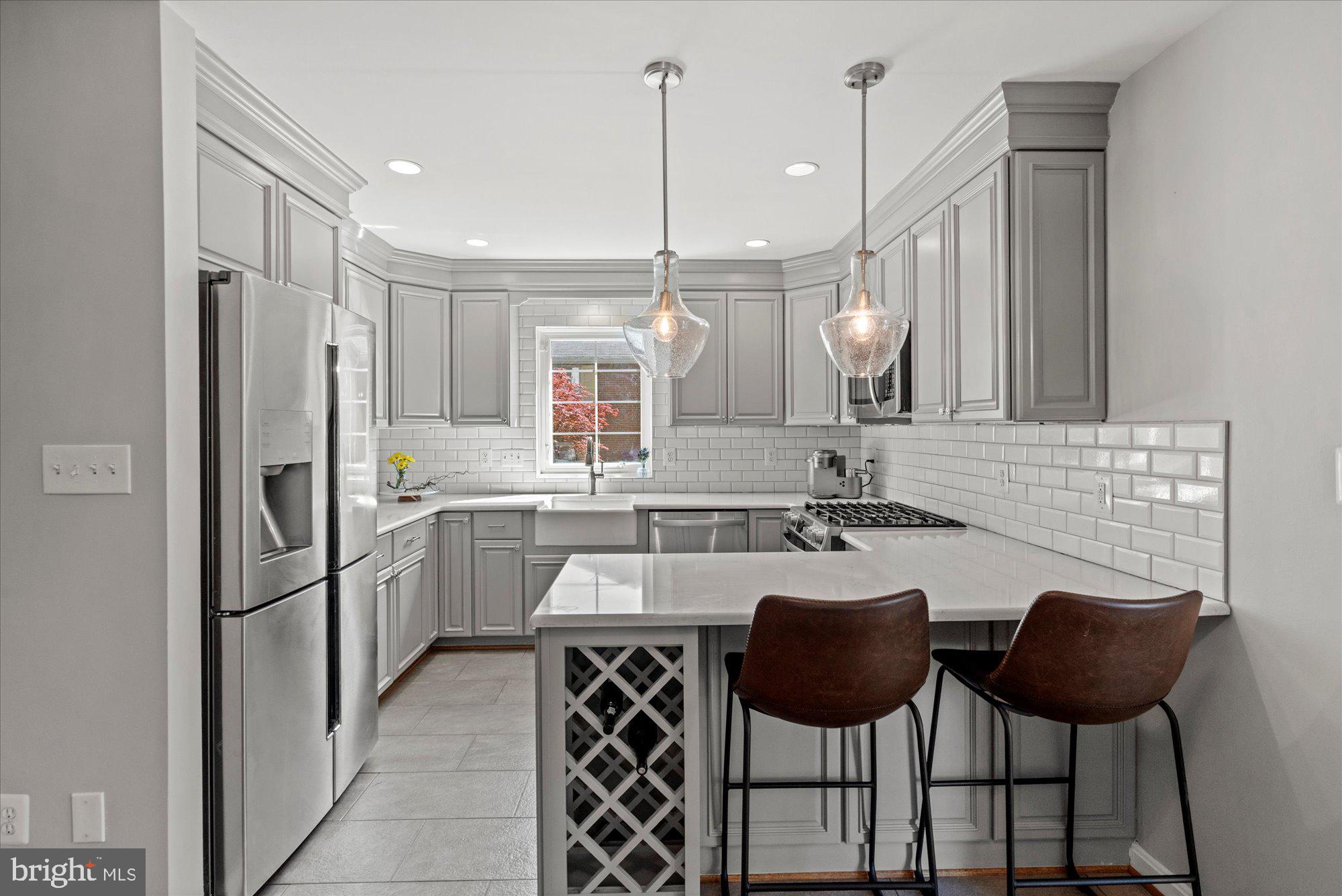 WAYNEWOOD - Residential