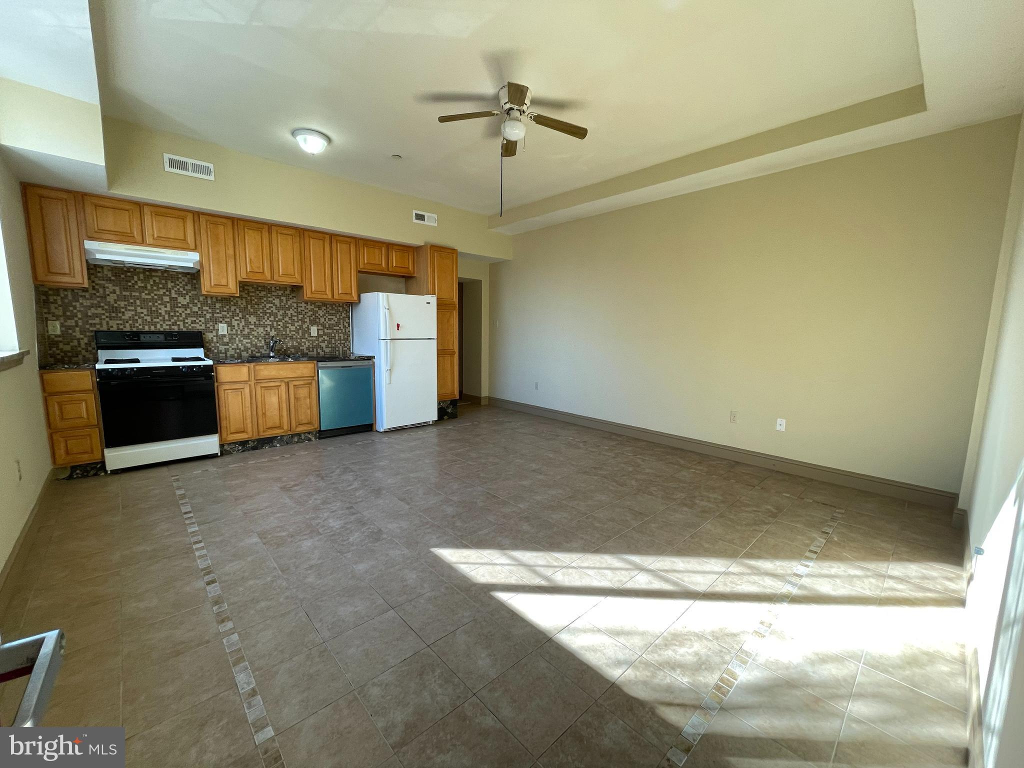 POINT BREEZE - Residential Lease