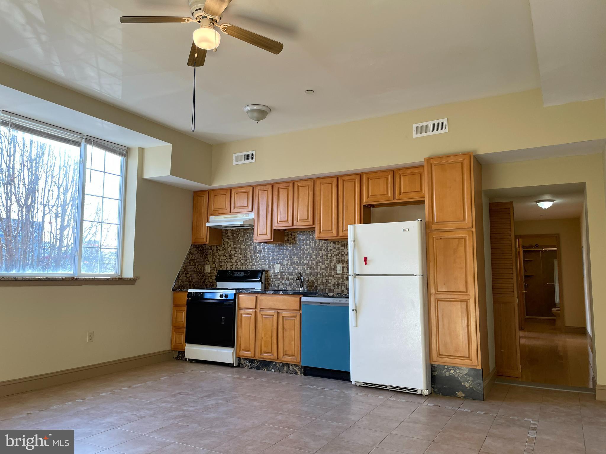 POINT BREEZE - Residential Lease