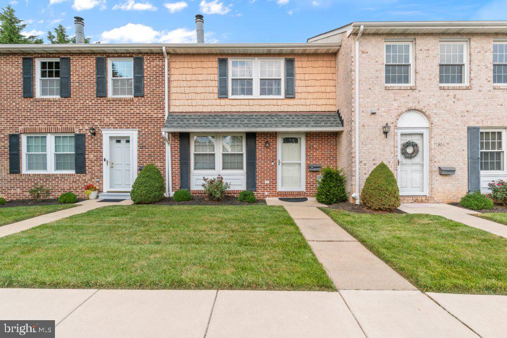 HARLAN SQUARE CONDOMINIUMS - Residential Lease