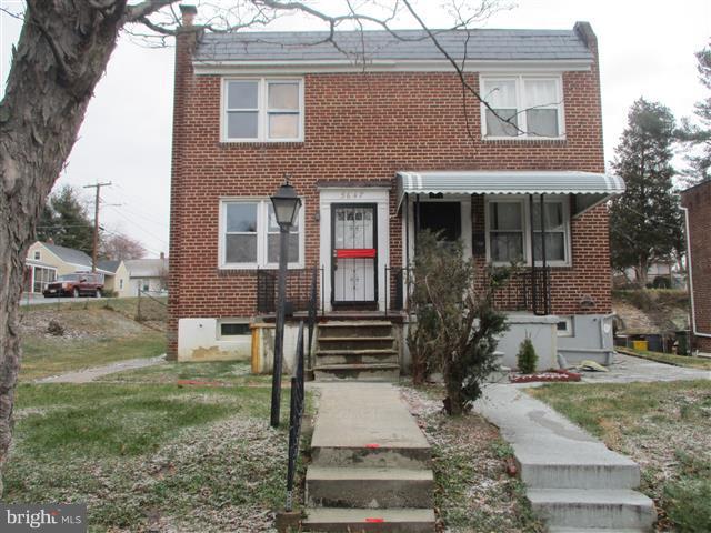 All Brick 3 Level Duplex offers 2 bedrooms and 1.1 baths. Hardwood floors in living room and upper level. Updates in the past to include windows, baths , kitchen & more ! Upper level has 2 bedrooms & bath. Lower level has family room , 1/2 bath, laundry area and storage. Walk-out stairs to patio area. Huge back yard that is fenced. Close to schools & shopping.View docs. OPENS TO INVESTORS 4.12