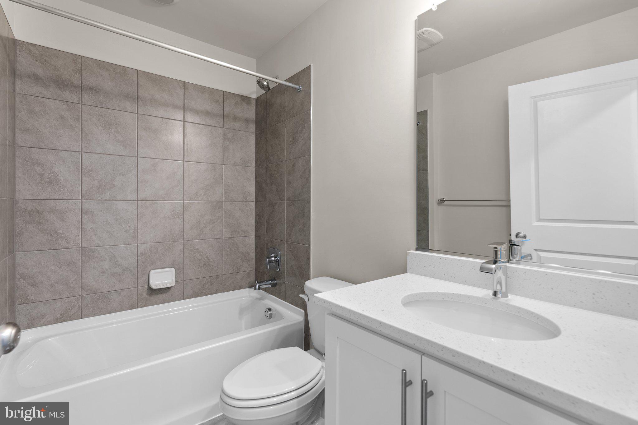 RENN QUARTER - Residential Lease