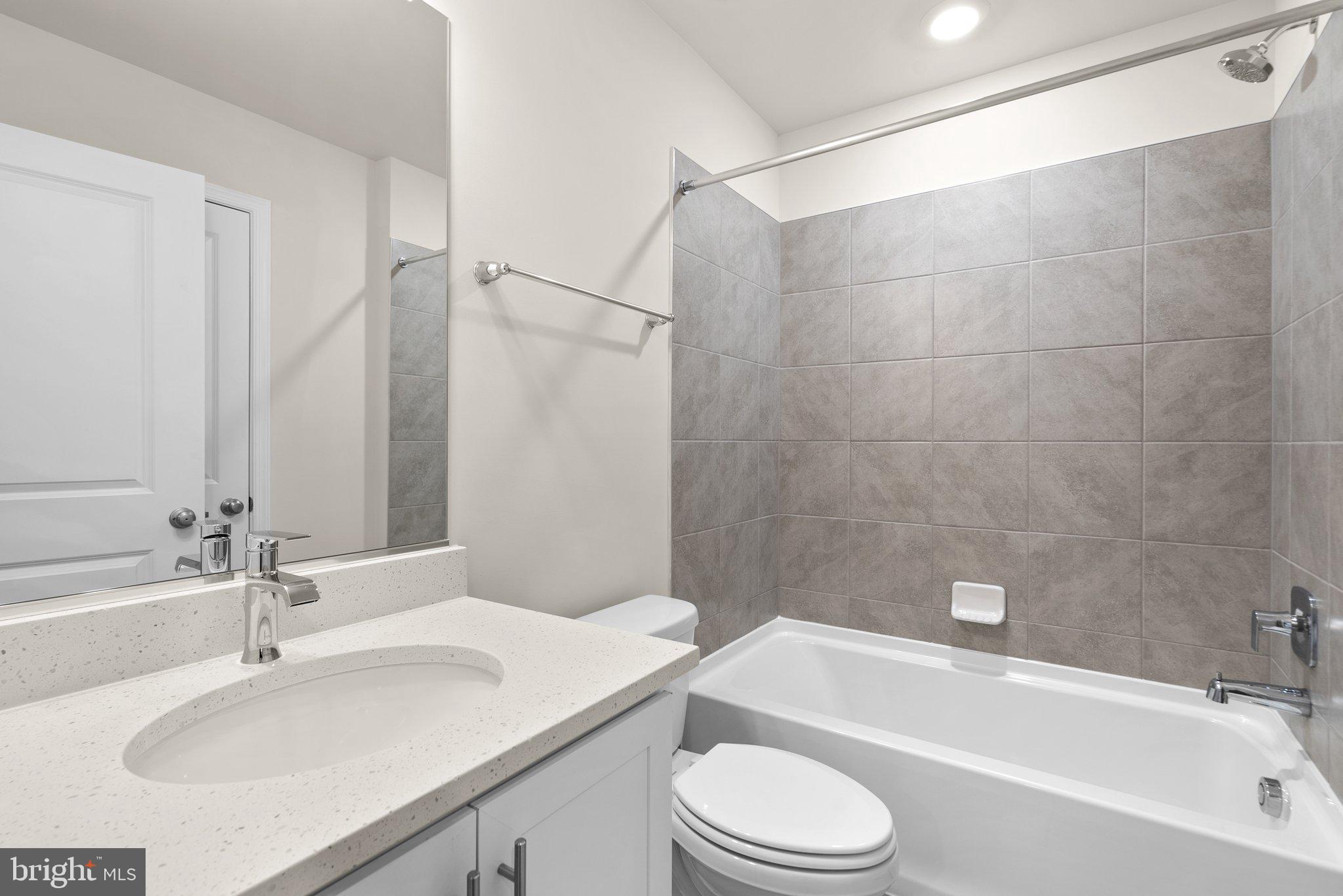 RENN QUARTER - Residential Lease