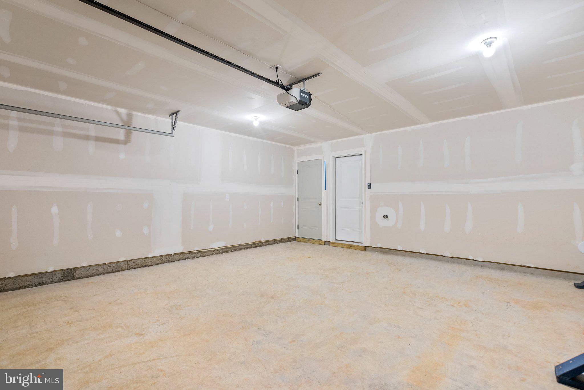 RENN QUARTER - Residential Lease