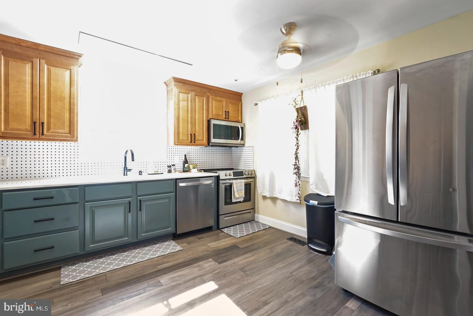 LAWRENCE C MOORE SUB - Residential Lease