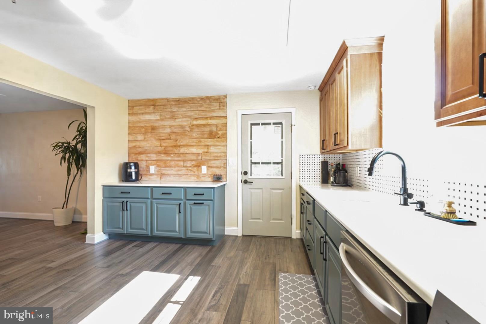 LAWRENCE C MOORE SUB - Residential Lease