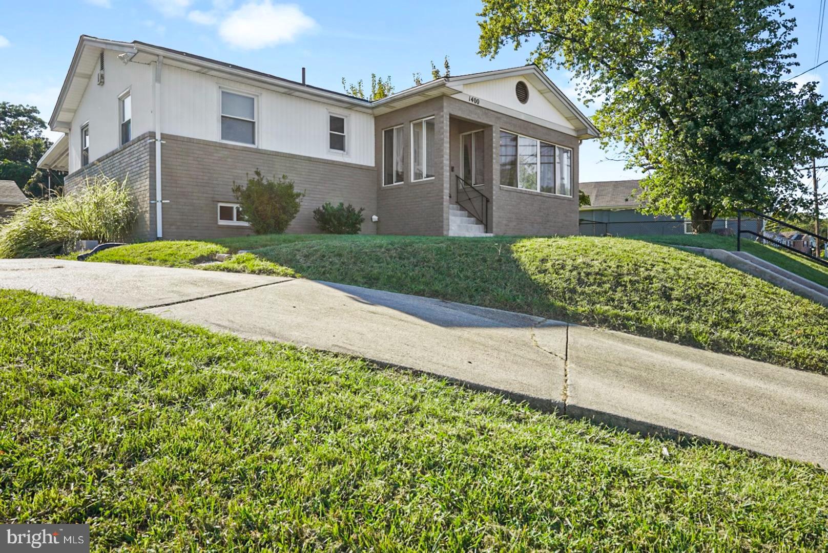 LAWRENCE C MOORE SUB - Residential Lease