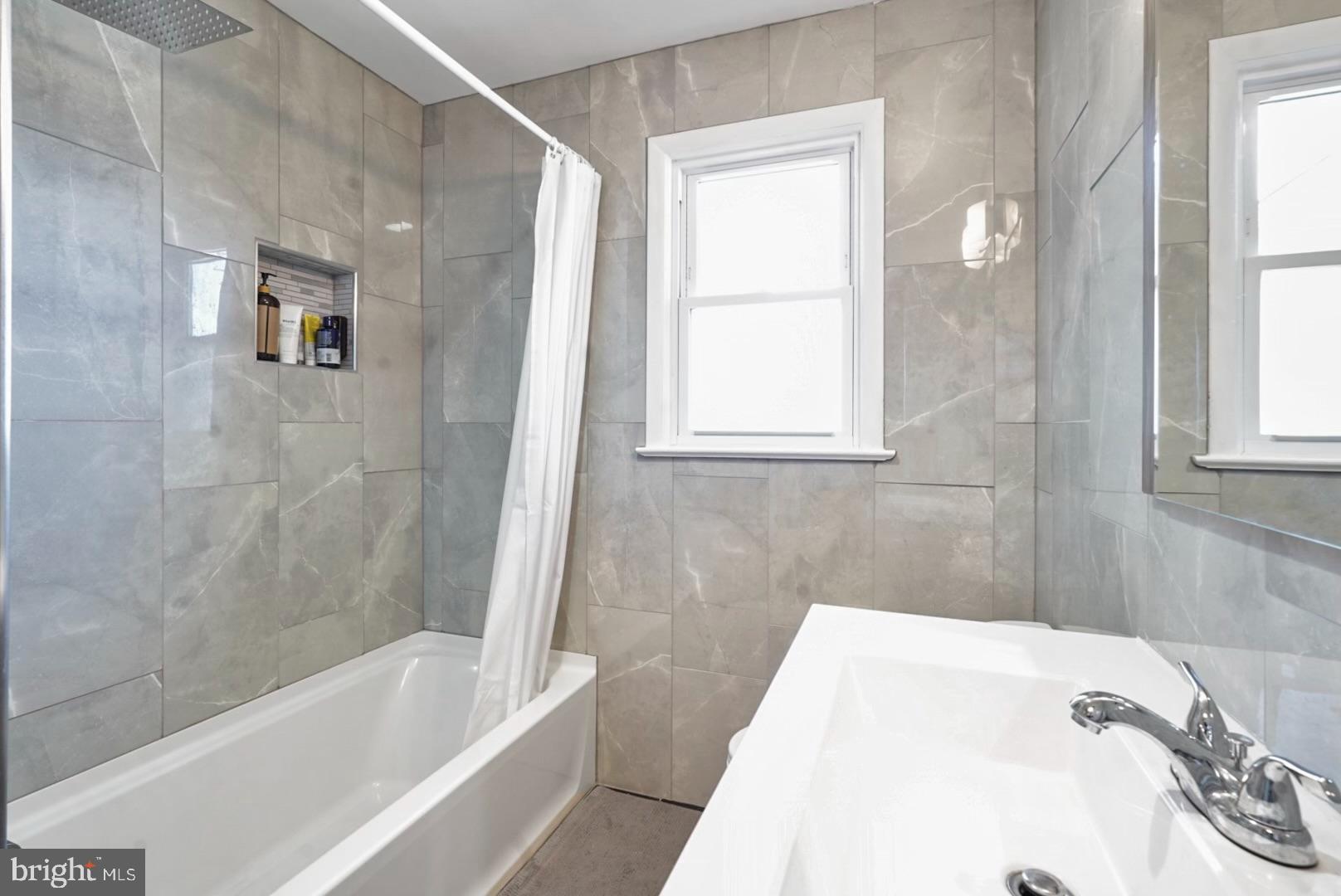 LAWRENCE C MOORE SUB - Residential Lease