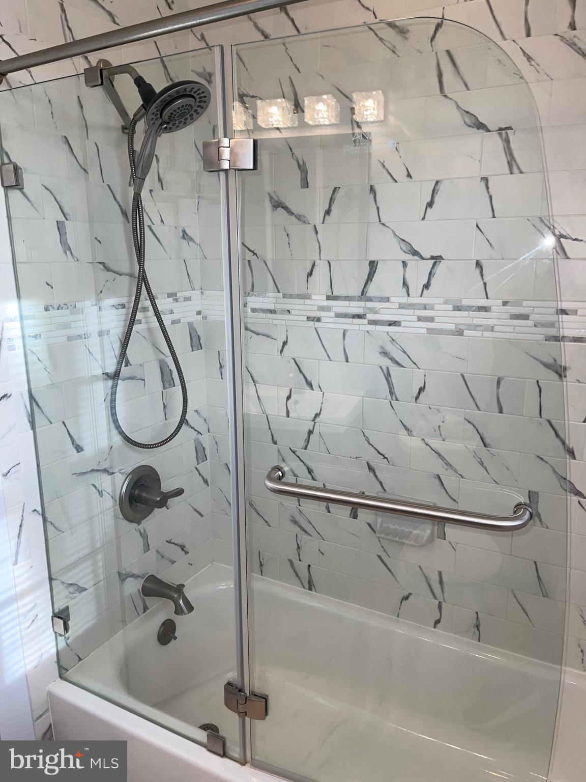 FAIRLINGTON ARBORS - Residential Lease