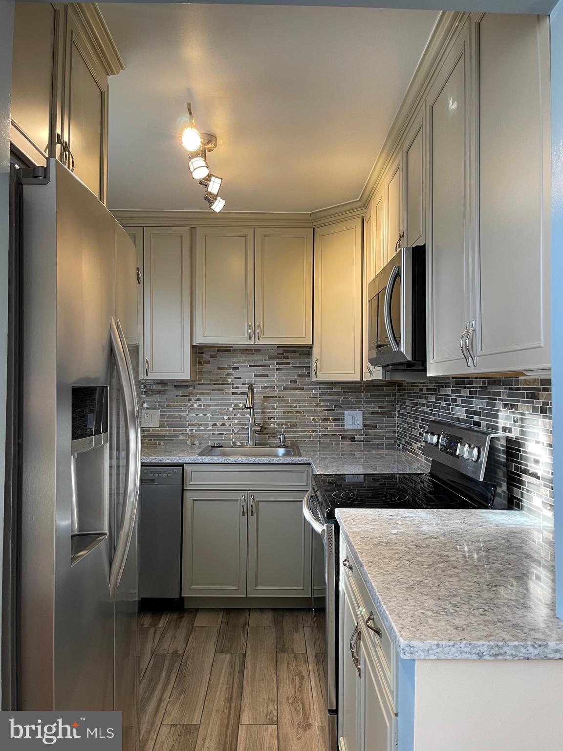 FAIRLINGTON ARBORS - Residential Lease