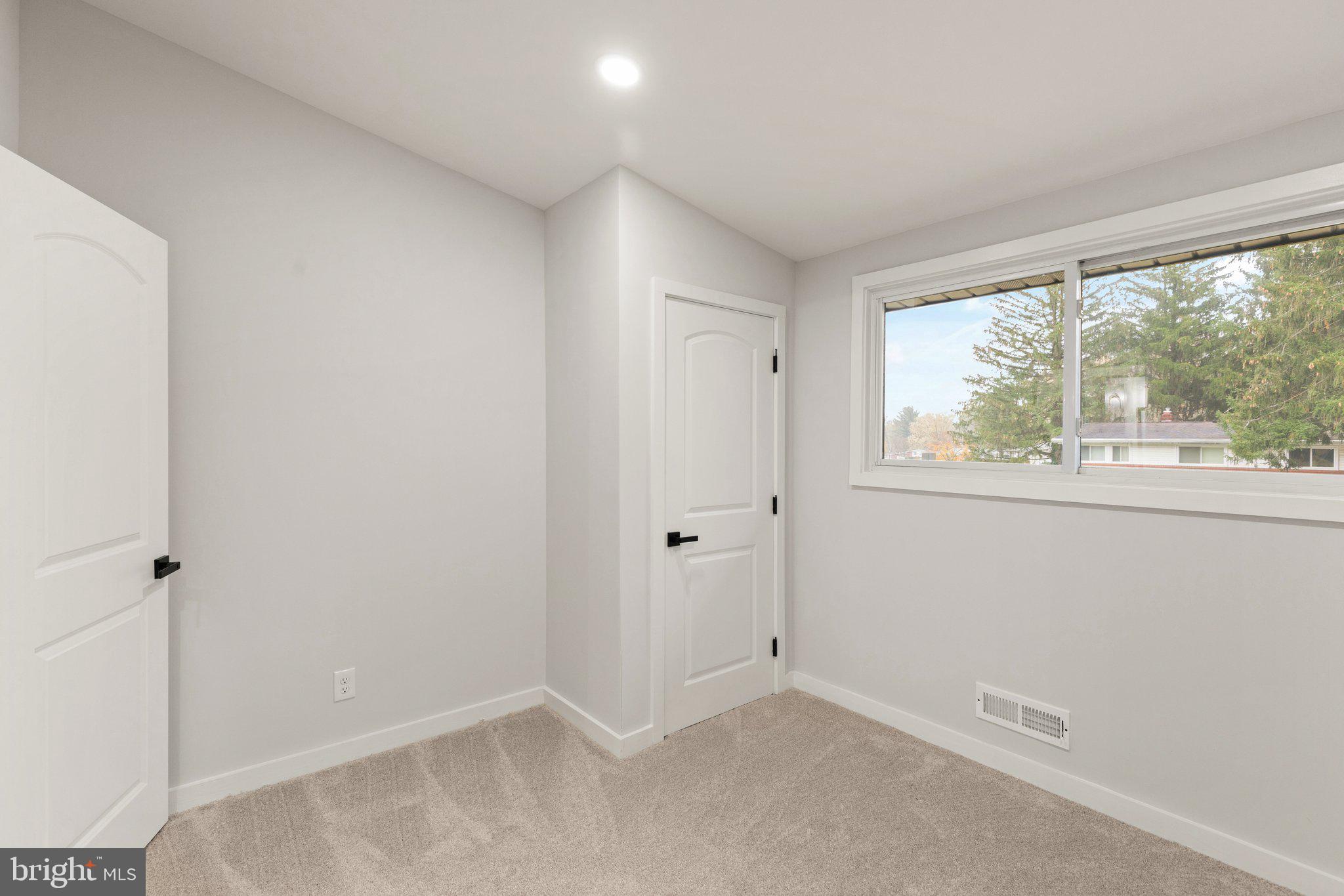 PIKESVILLE - Residential