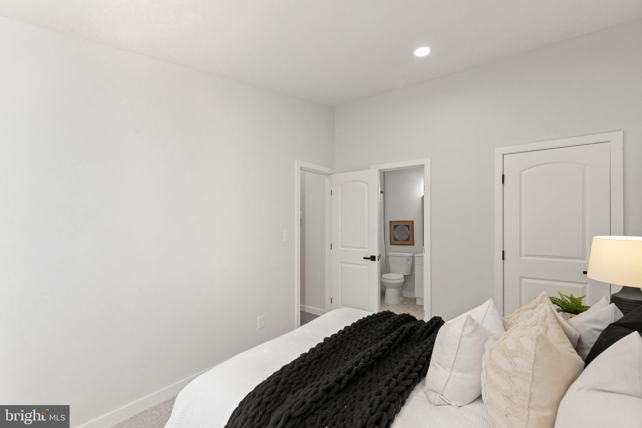 PIKESVILLE - Residential